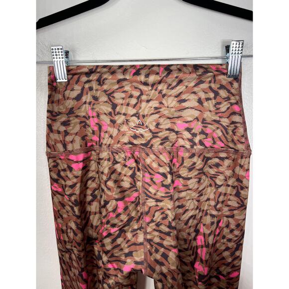 Beyond Yoga Lux Print Cheetah Swirl Pink High Waisted Leggings XS 0/2 - Picture 7 of 10